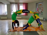Парная йога с сестричками, харьков, хатха-йога, йога, йога-студия, йога 23, yoga23, yoga 23, цигун, илицюань, массаж, пилатес, танцы, трайбл, дом солнца, медитация, индивидуальные, занятия, тренировки, лфк, для детей, кундалини-йога